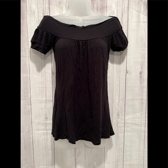 PRETTY GIRLS off the shoulder black blouse / size S - Picture 2 of 4